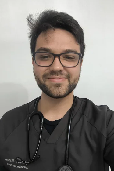 Dr. Gustavo Navarro